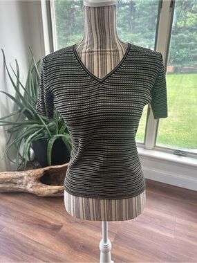 Vintage Silx black and tan striped ribbed knit V- neck top 100% silk